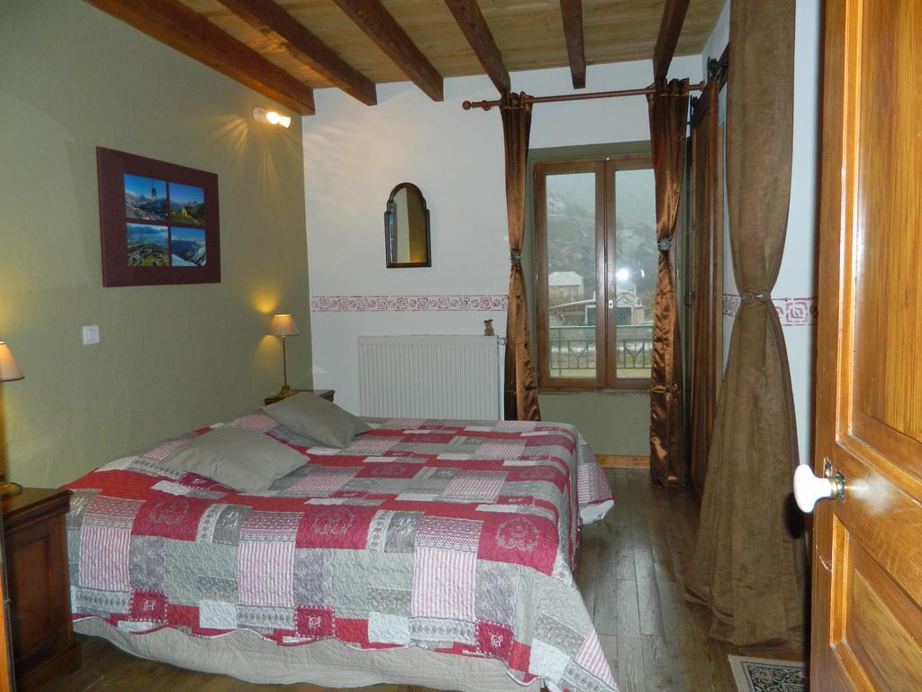 Chambre D'Hotes La Mexicaine Jausiers Exterior foto